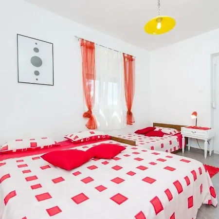 House Vatromir Prázdninový dům Bogomolje